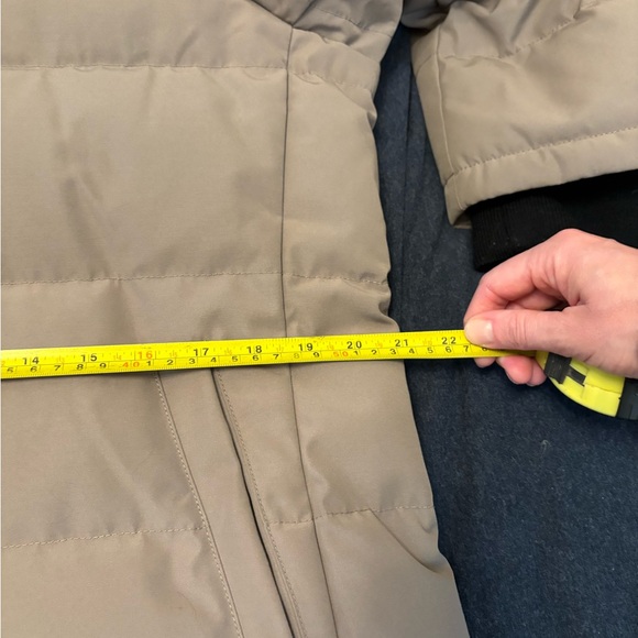 Aritzia Tna The Powder Parka - Size L - Picture 5 of 9